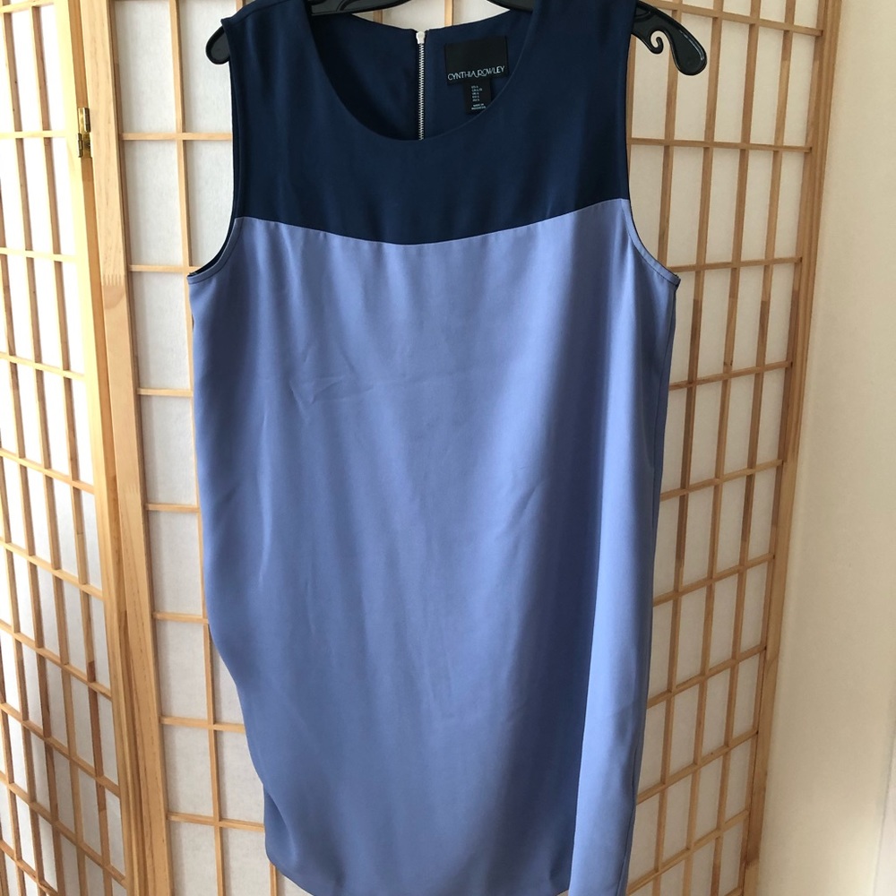 Dress - Picture 2 of 4